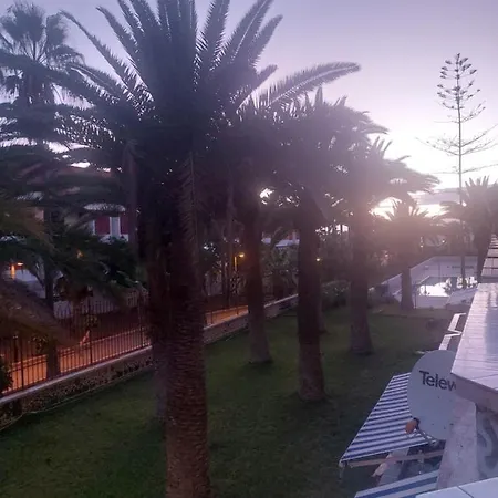 Апартаменты Margarita Con Piscina En Playa Honda, Playa Americas Арона