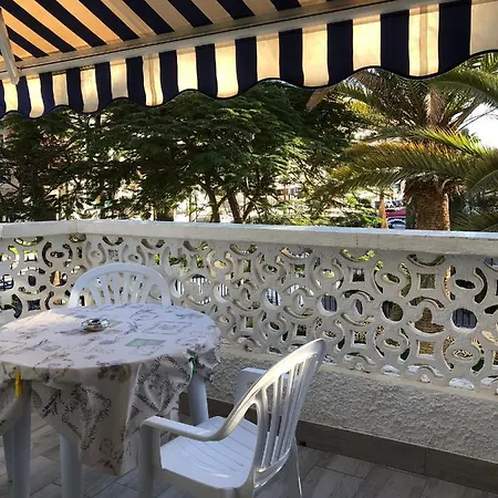 Margarita Con Piscina En Playa Honda, Playa Americas Апартаменты